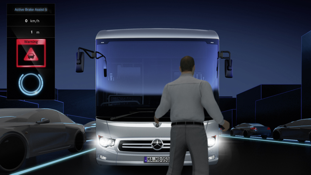  Мировая премьера Mercedes-Benz Intouro – автобуса с беспрецедентным уровнем безопасности 