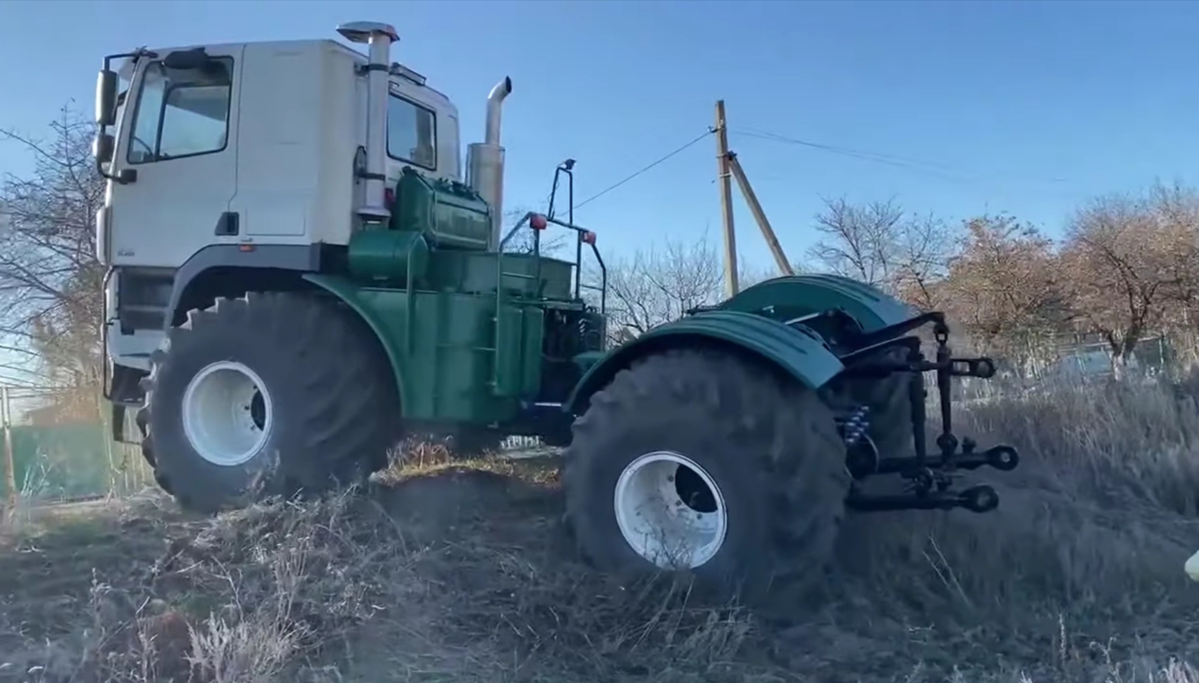  Грузовик DAF скрестили с трактором К-701 (видео) 