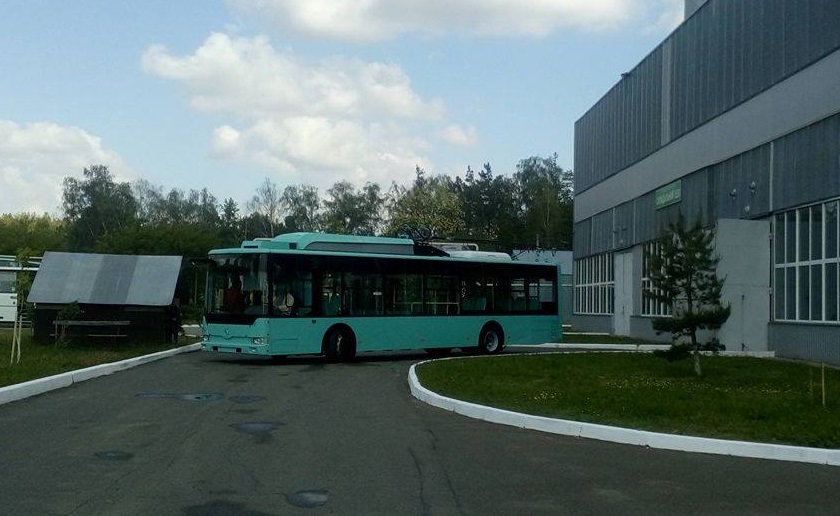 С конвейера «Черниговского автозавода» сошел модернизированный троллейбус «Барвинок»