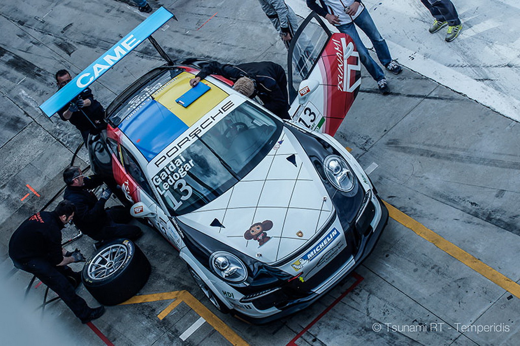 Украинская команда Tsunami RT представит в Имоле три Porsche 911 GT3 Cup