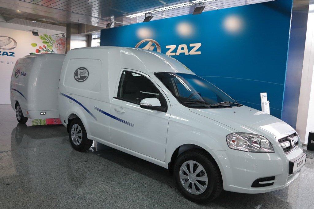 ZAZ VIDA фургон дебютировал на газе – и с емким прицепом (+ВИДЕО)