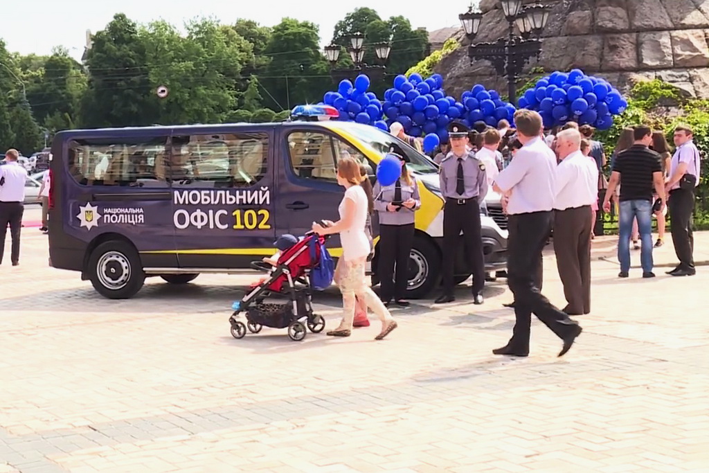 Renault Trafic в качествае мобильного офиса в киевской полиции