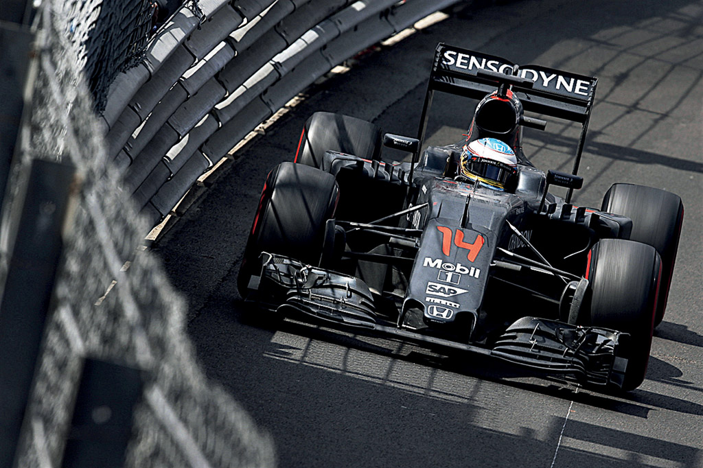 Победа на Гран-при Монако досталась Льюису Хэмилтону