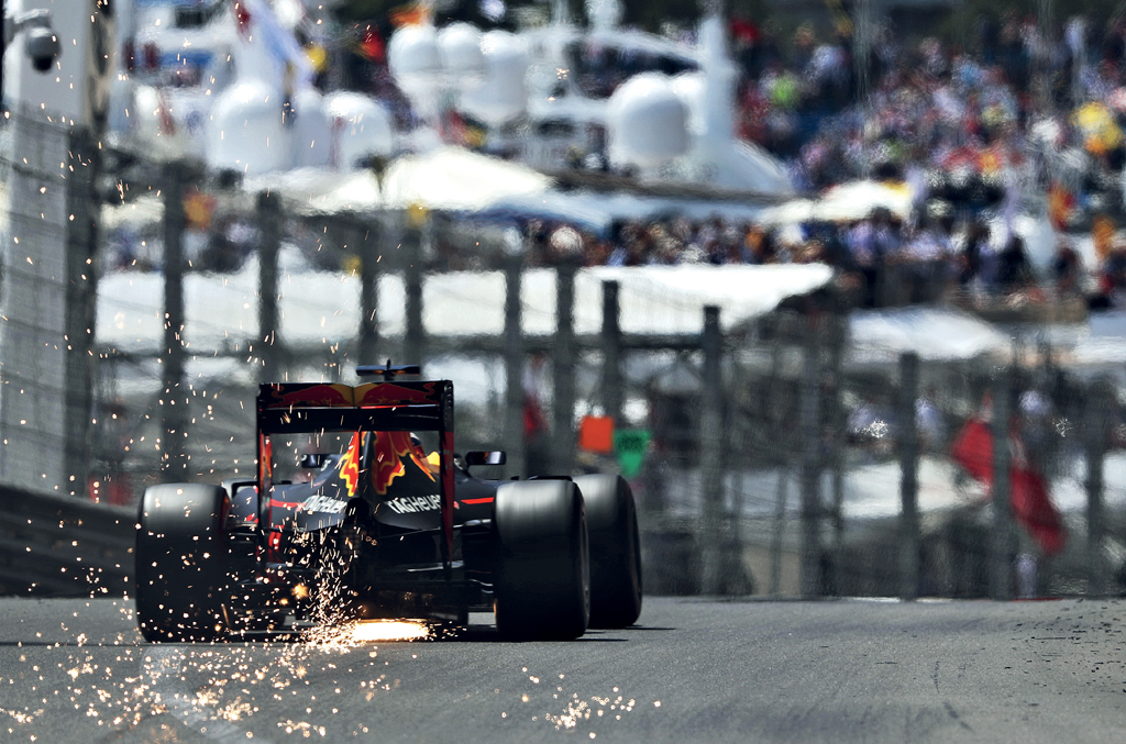 Победа на Гран-при Монако досталась Льюису Хэмилтону