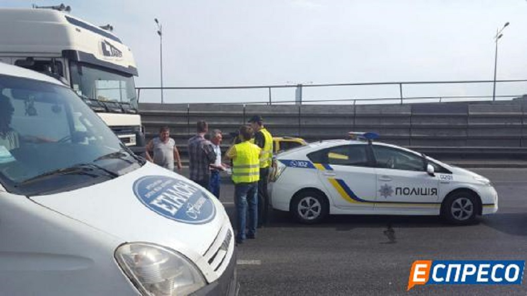 Экс-мэр Киева Омельченко попал в ДТП с фурой