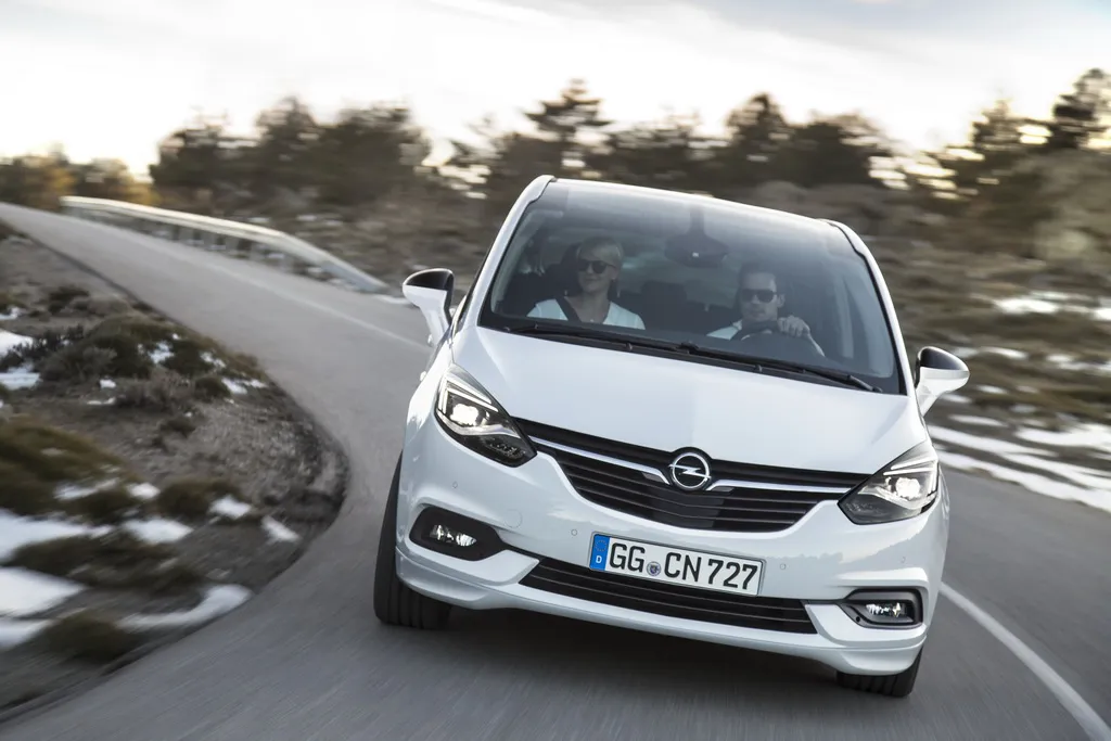 Обновленный минивен Opel Zafira