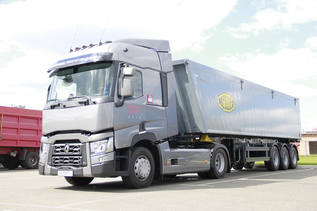 грузовик Renault серии T c зерновым полуприцепом Meiller