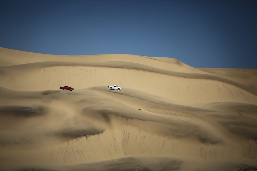 Toyota Hilux в пустыне