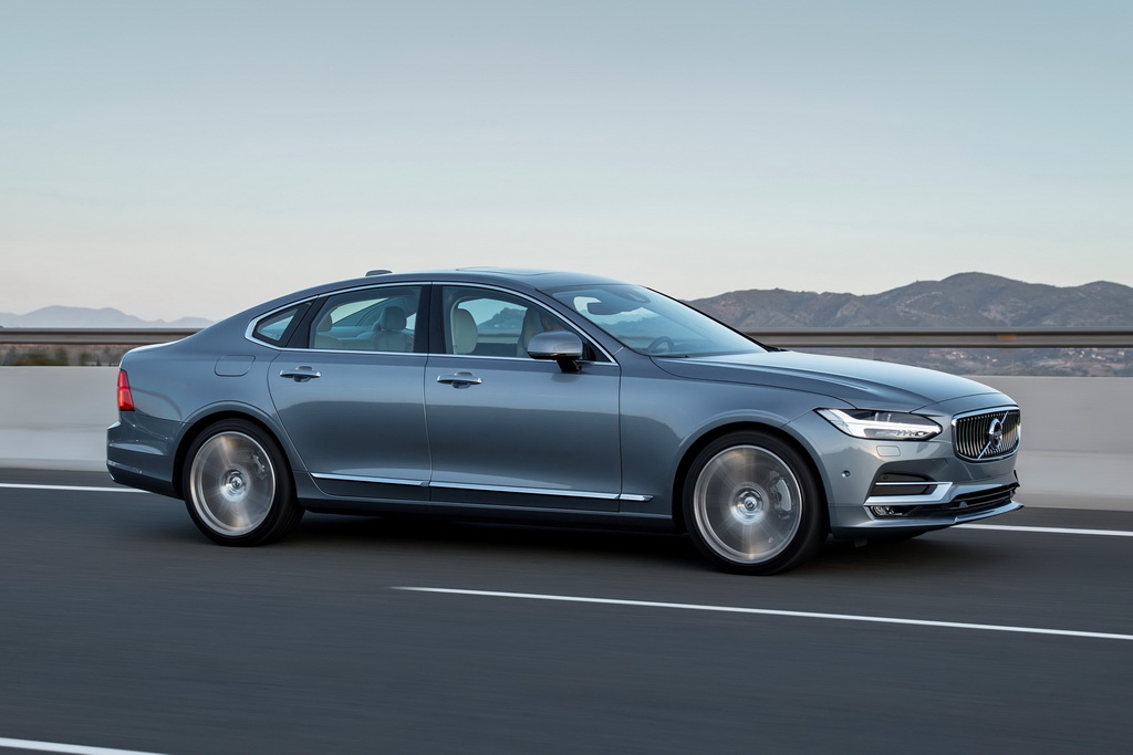 New Volvo S90 location driving