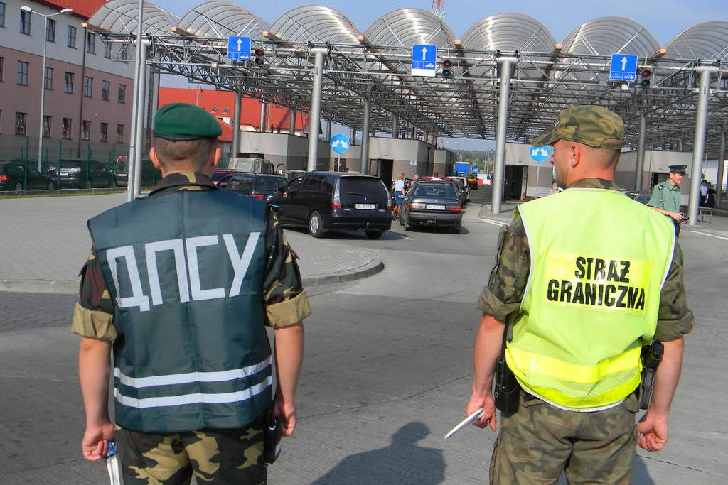 Пробки на украинско-польской границе пошли на убыль