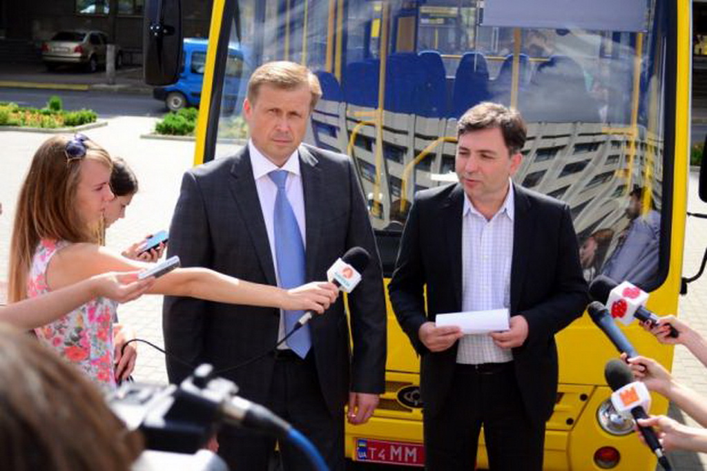 Передача шкільних автобусів Богдан