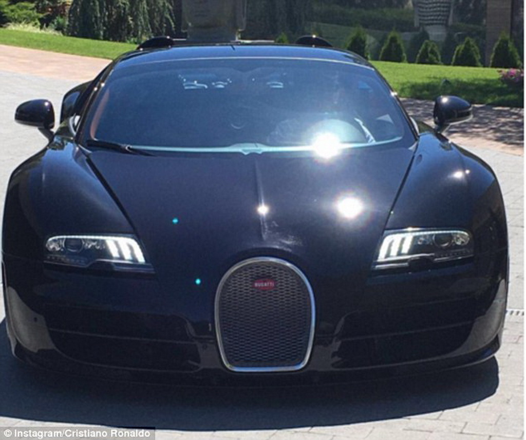 Криштиан Роналду сделал себя подарок - Bufatti Veyron за $1,9 млн