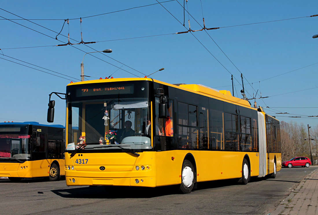 «Киевпасстранс» закупает автобусы и троллейбусы на 760 млн грн
