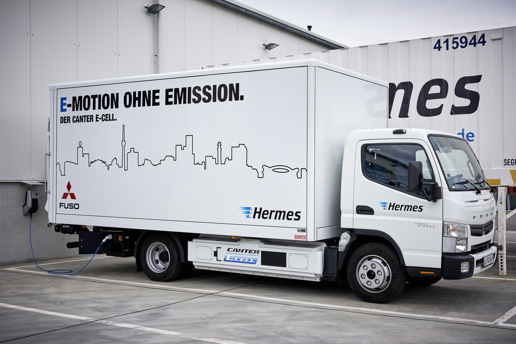 Fuso Trucks; Fuso Canter E-Cell im Flottentest; voll-elektrischer Leicht-Lkw; lokal emissionsfreier Antrieb; Hermes; Stadt Stuttgart ; Fuso Trucks; Fuso Canter E-Cell fleet trail; all-eletric light-duty; locally emission-free drive truck; Hermes; Stuttgart;