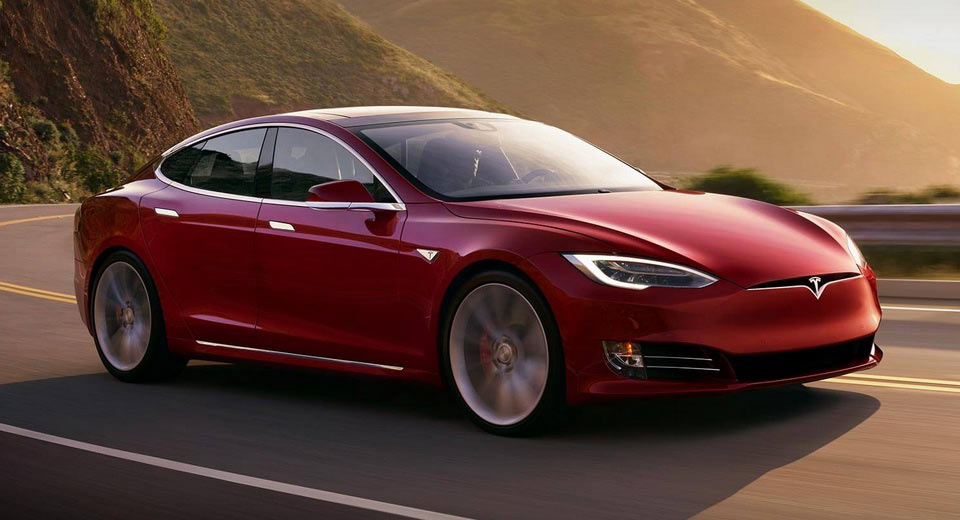 Автопилот Tesla научился превышать скорость