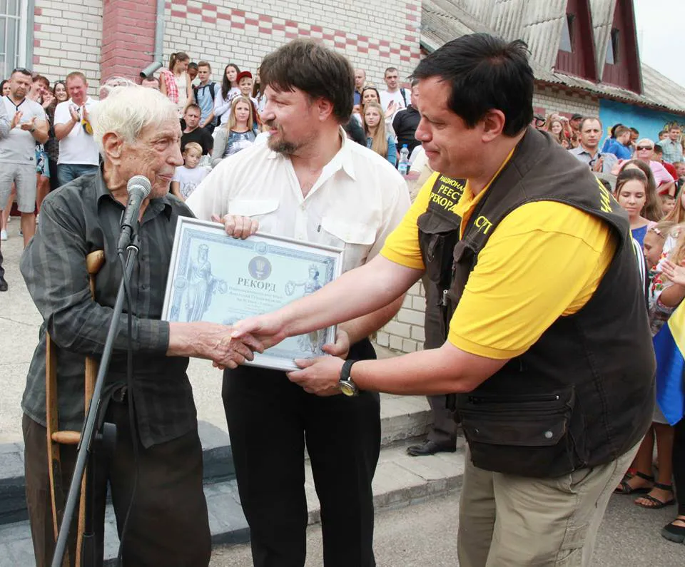 Анатолий Грищинский - 96-летний водитель попал в книгу рекордов Украины