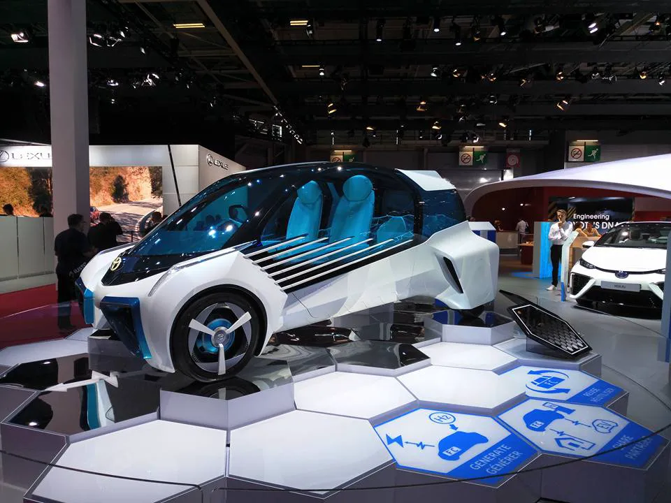 Toyota FCV Plus. Водородный автомобиль будущего показали в Париже 