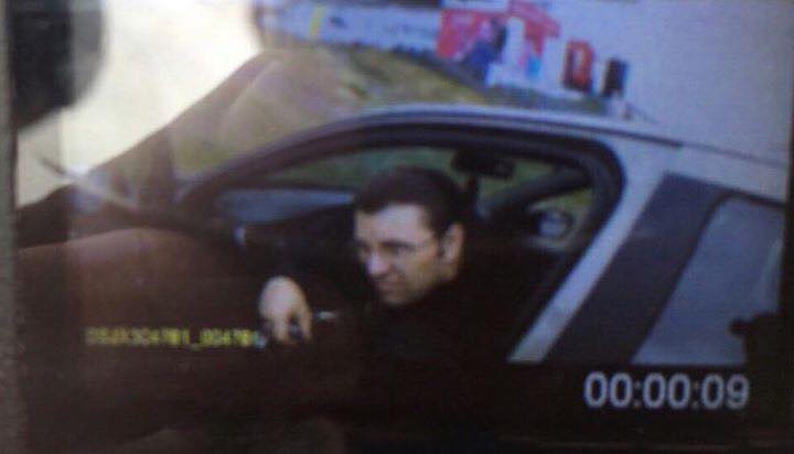 Смелый водитель маршрутки получил наградное оружие от Авакова