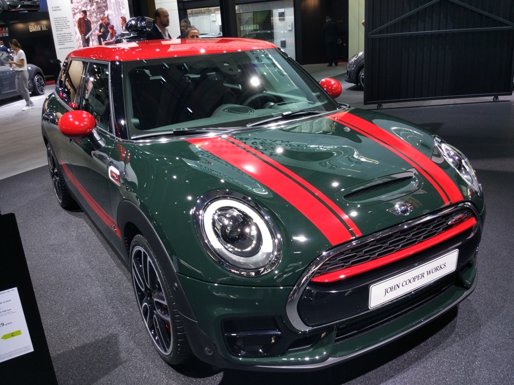 Заряженный универсал Mini John Cooper Works Clubman показан в Париже
