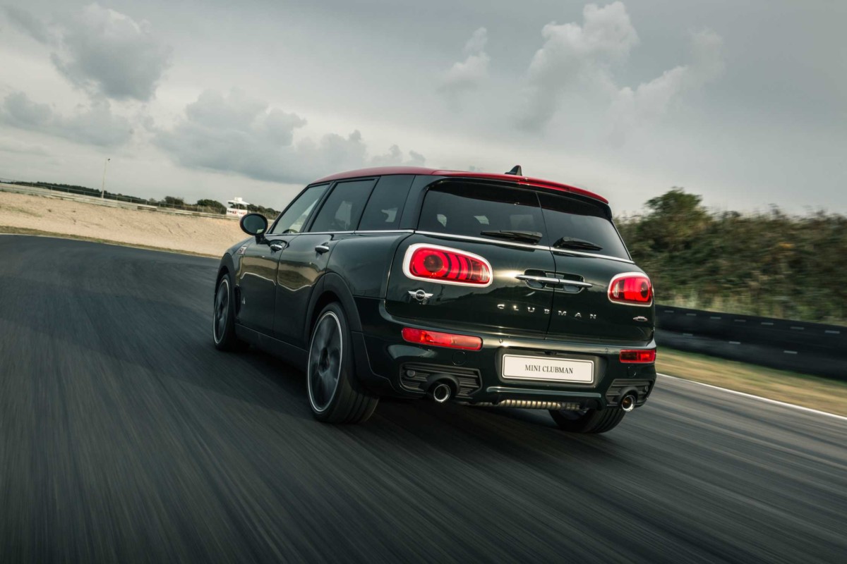 Заряженный универсал Mini John Cooper Works Clubman показан в Париже