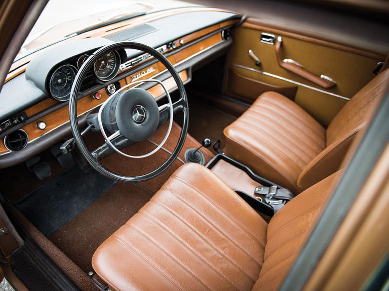 47-летний Мерседес, который ни разу не ремонтировали