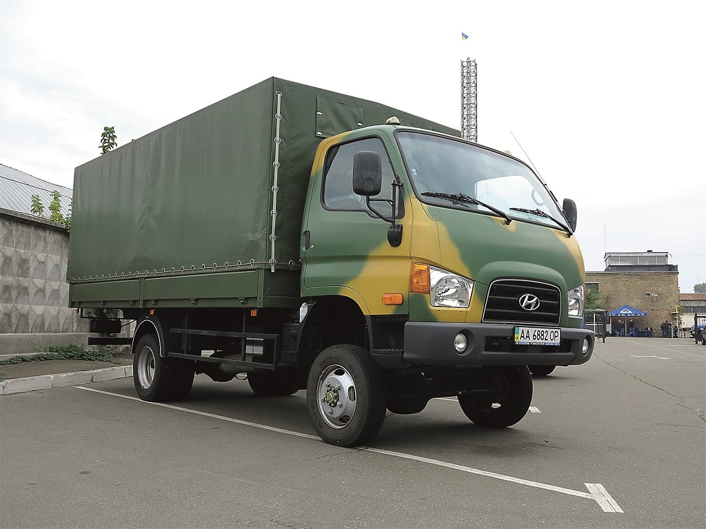 Грузовики семейства HD78 предлагаются также и в версии 4х4. Окраска кабин может быть камуфляжной. 