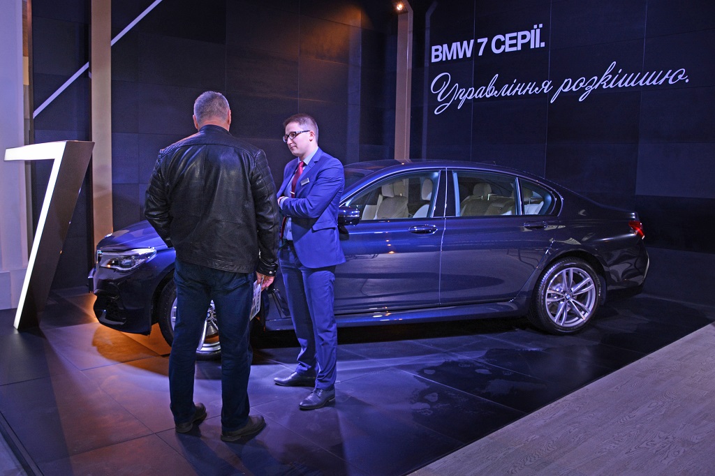 BMW - официальный автомобиль недели прет-а-порте Ukrainian Fashion Week