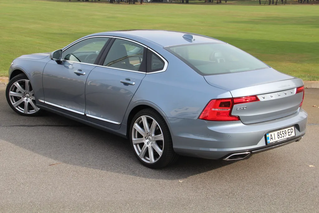 volvo-s90