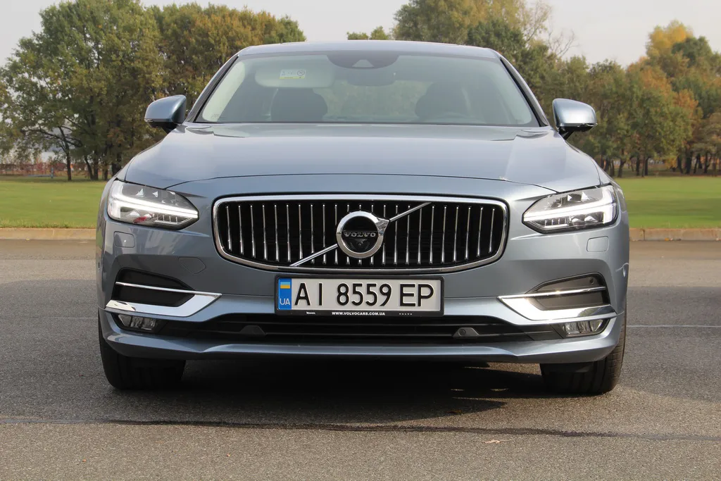 volvo-s90