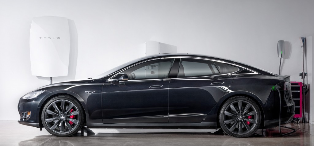 Электромобили Tesla смогут проезжать 600 км без подзарядки