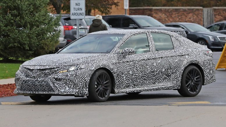 2018-toyota-camry-spy-shot-777x437