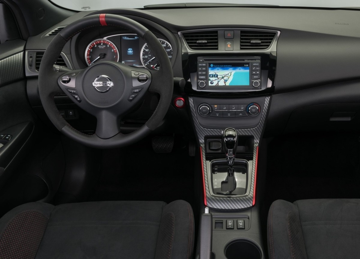 Заряженный седан Nissan Sentra Nismo – первые фото и подробности