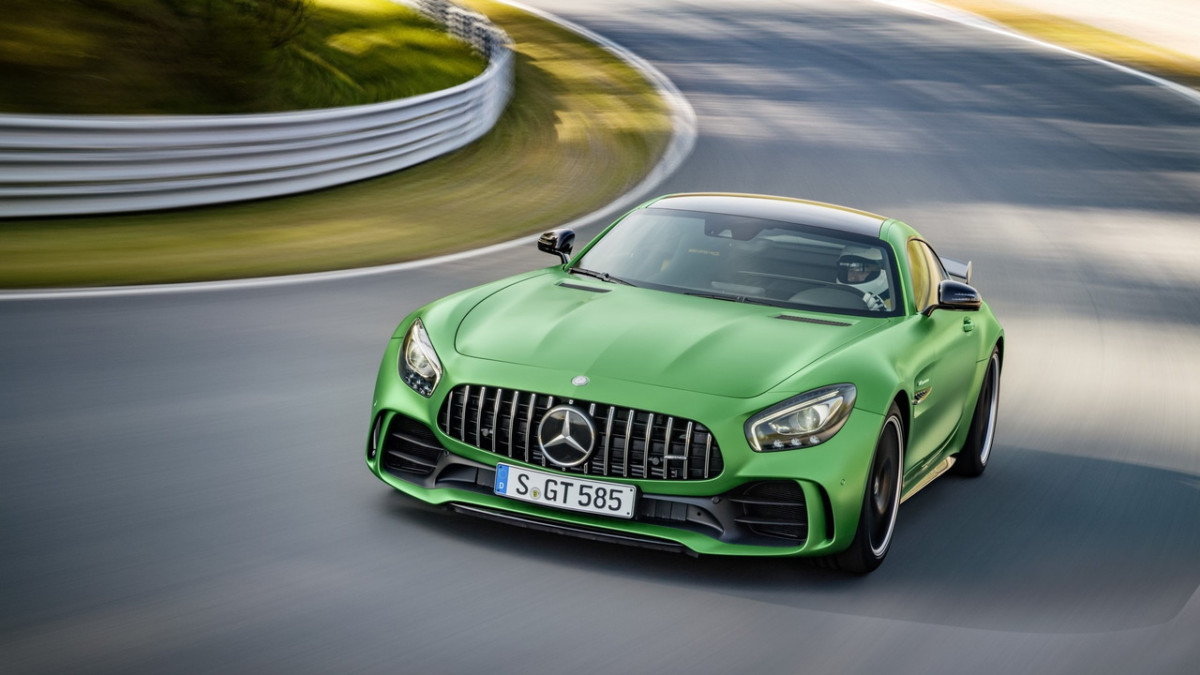 mercedes-amg-gt-r