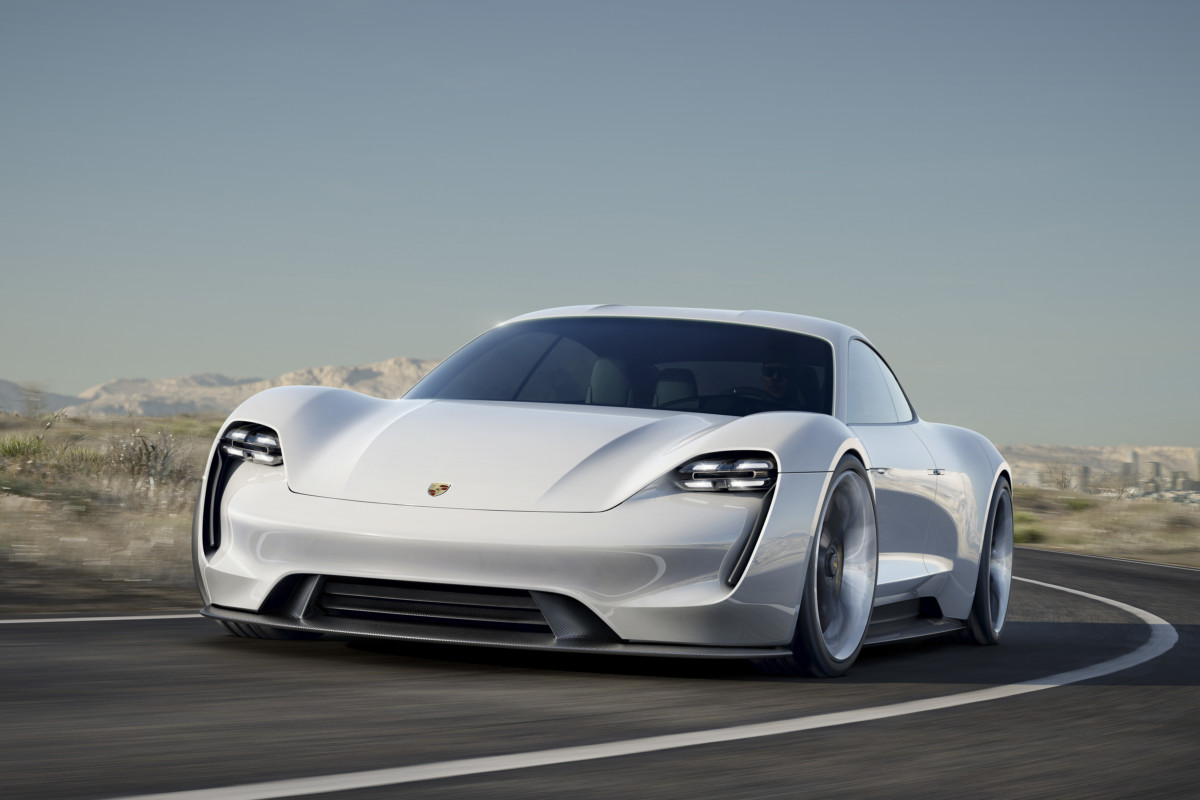 Porsche Mission E 2020: новые подробности первого электромобиля Порше