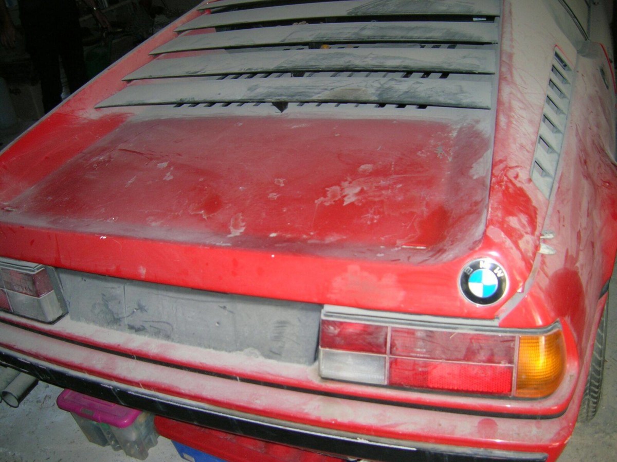 Клад в старом гараже. В Италии найден редкий суперкар BMW M1