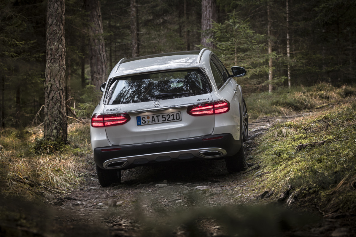 На тесте «Автоцентра» - универсал Mercedes-Benz E-Class All-Terrain