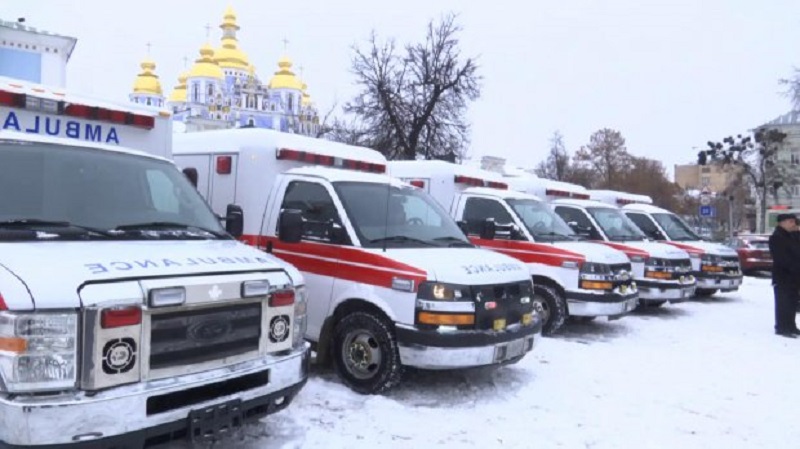 Украине передали автомобили скорой помощи из Канады (видео)