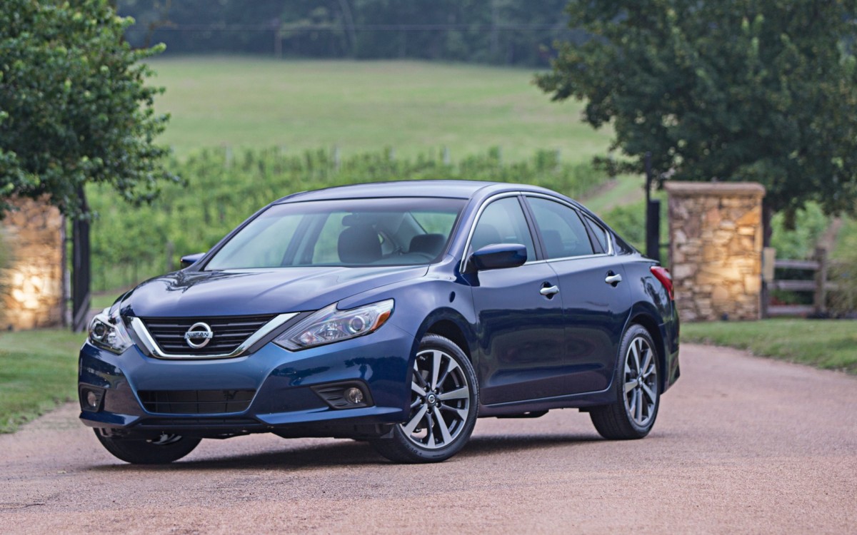 Самые популярные семейные седаны 2016 года Самые популярные семейные седаны 2016 года