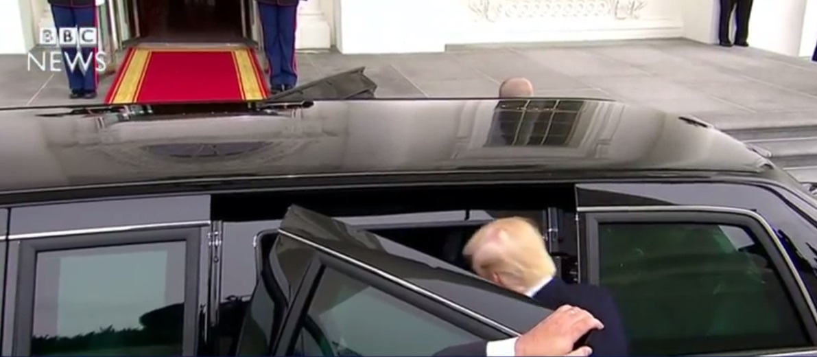 Обама и Трамп сели в президентский лимузин Cadillac