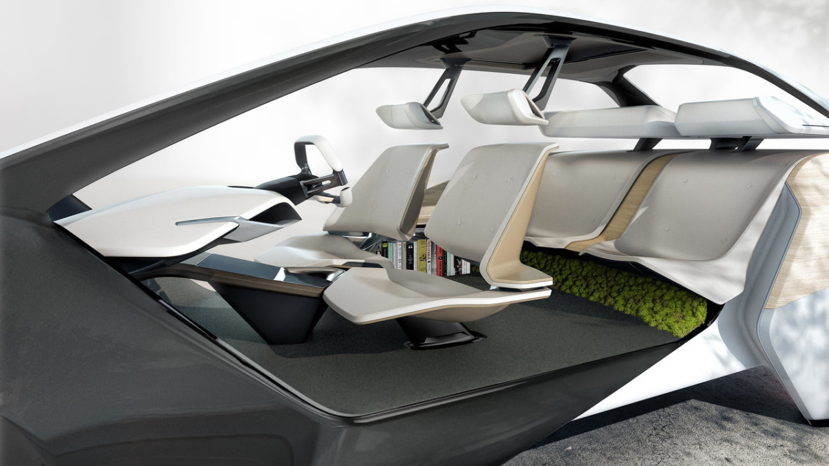 Концепт-кар BMW i Inside Future продемонстрировал интерьер будущих БМВ