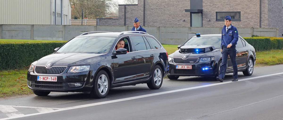 Полицейская Skoda Octavia за 85 тысяч евро сканирует каждую машину