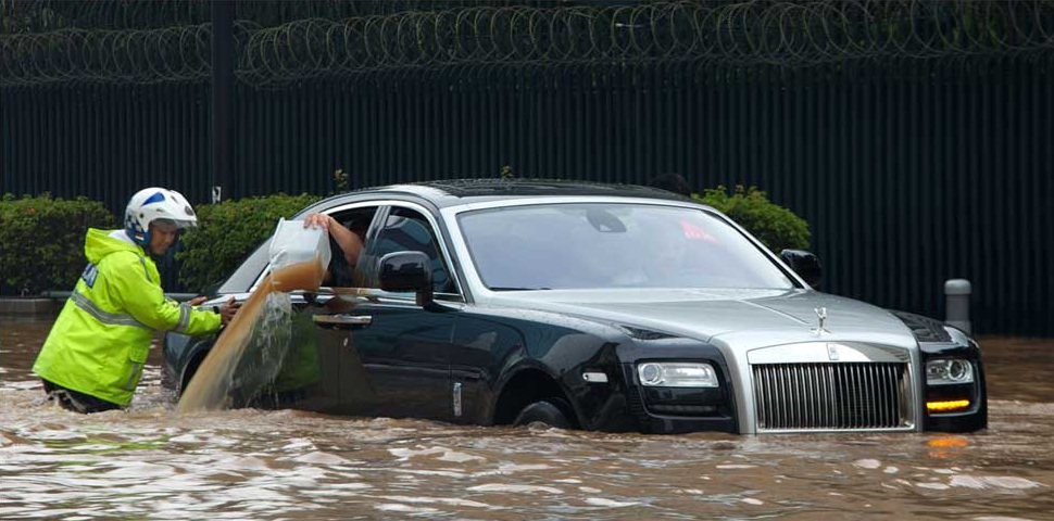Автомобили-утопленники наводнили Украину