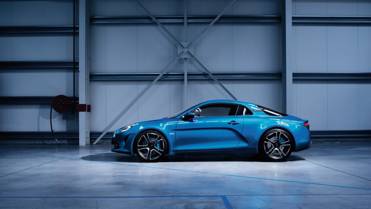 Alpine A110 2018 – первые фото возрожденного спорткара от Рено Alpine A110 2018 – первые фото возрожденного спорткара от Рено