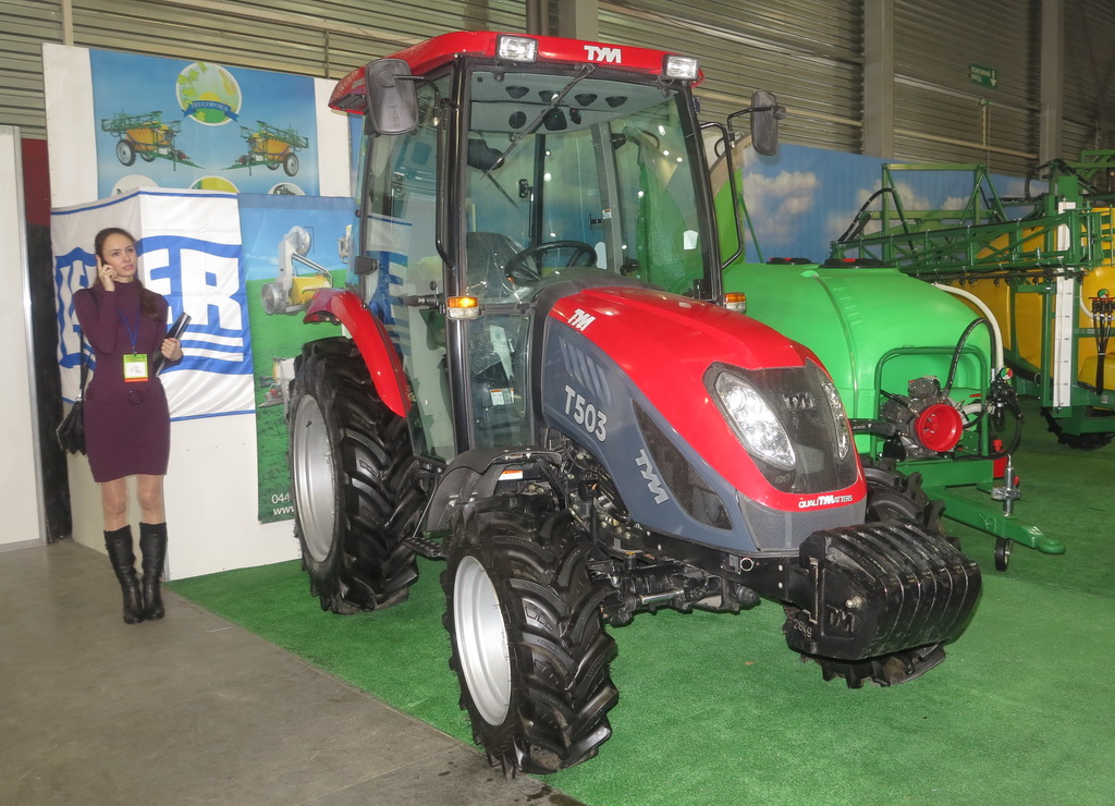 Южнокорейский трактор TYM T-503