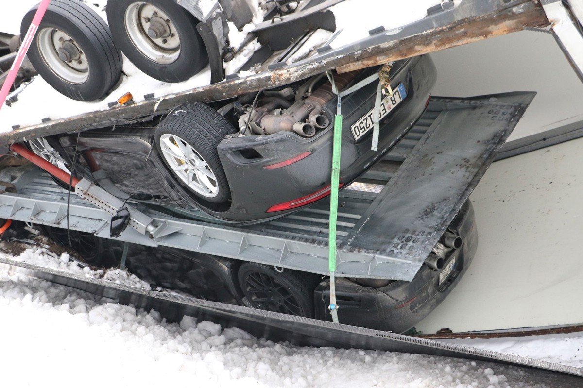 Porsche crash Porsche crash