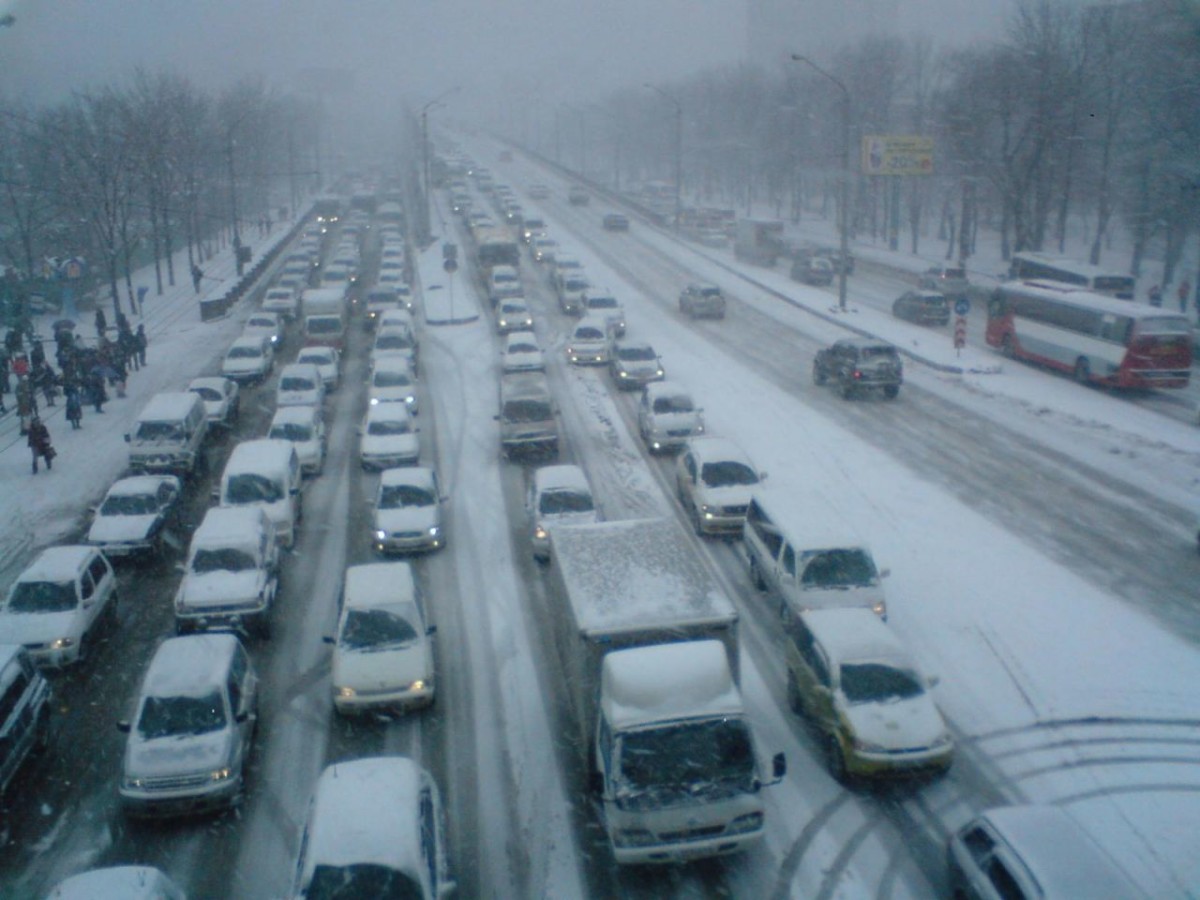 Непогода в Украине. Пробки в Киеве достигли 10 баллов