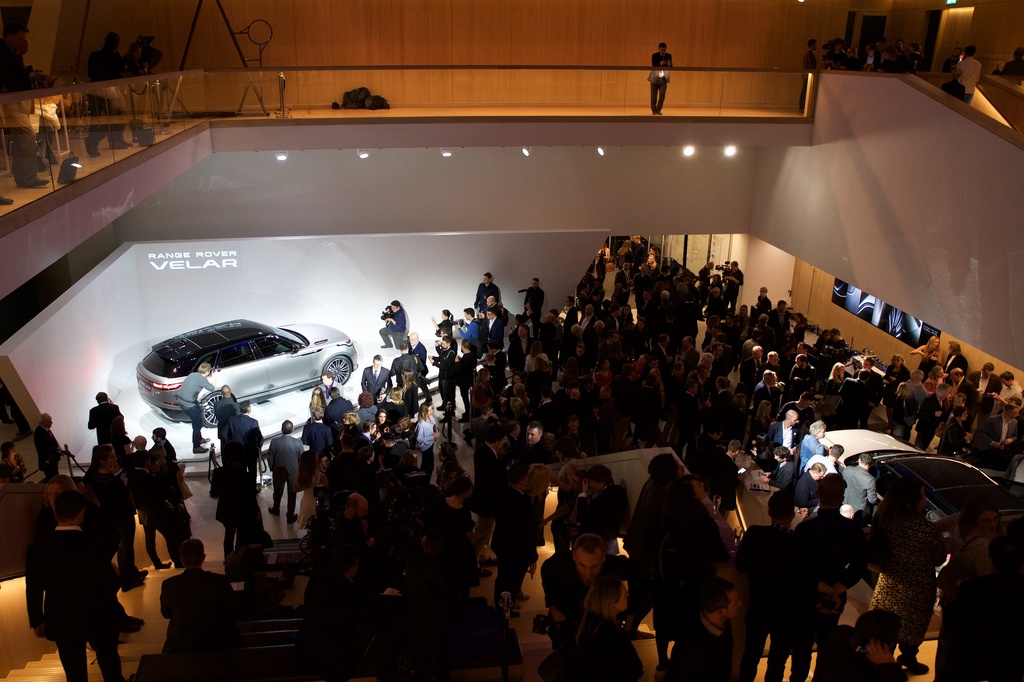 Дебютировал самый стильный кроссовер Range Rover Velar