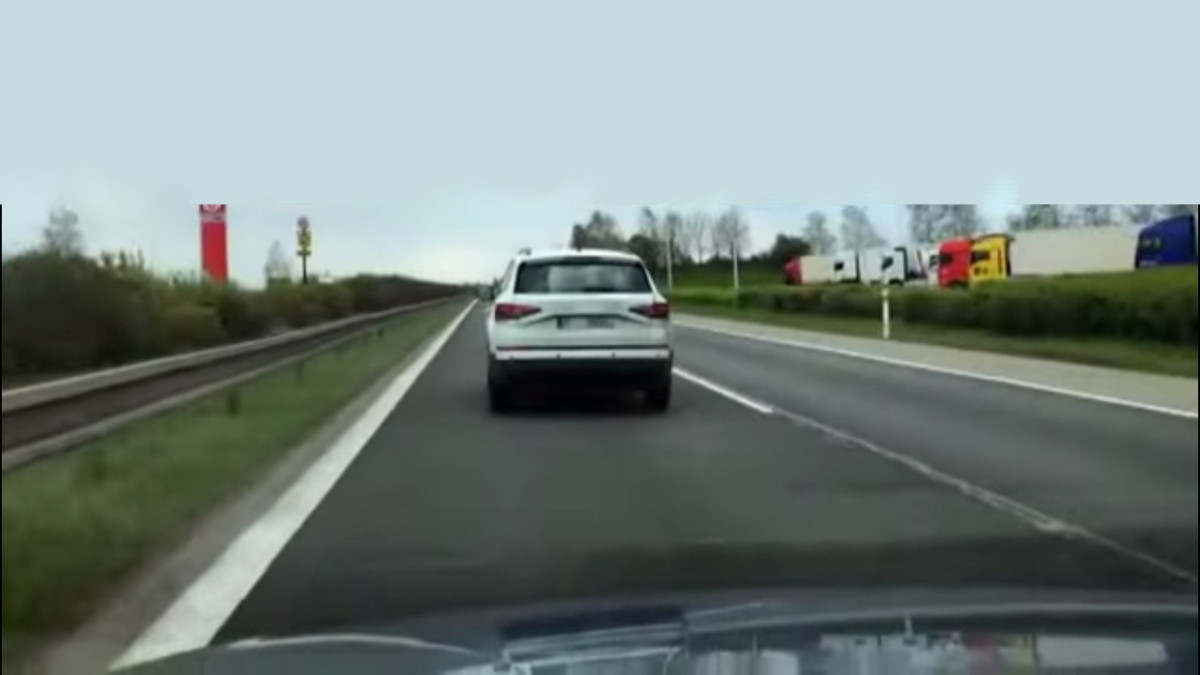 Появилось видео кроссовера Skoda Karoq без камуфляжа