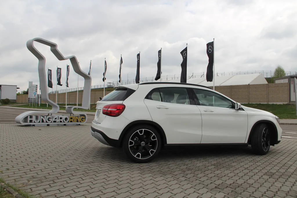 Mercedes-Benz GLA
