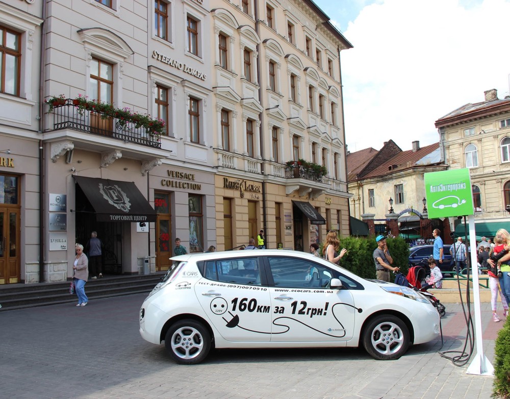 В Украине установят 50 станций зарядки электромобилей